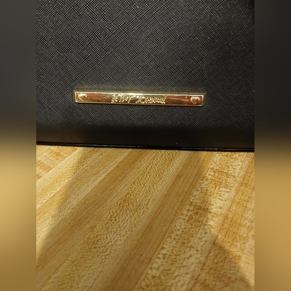 Betsey Johnson Like NEW Black Tote/Crossbody with Kisslock - Picture 7 of 15